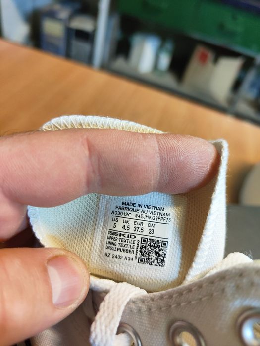 Converse albi inalti