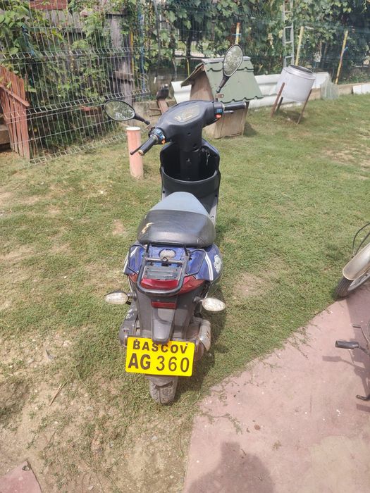 Scuter și motocicleta