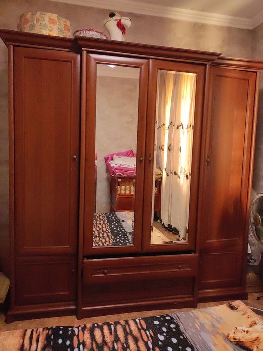 Продам большие шкафы
