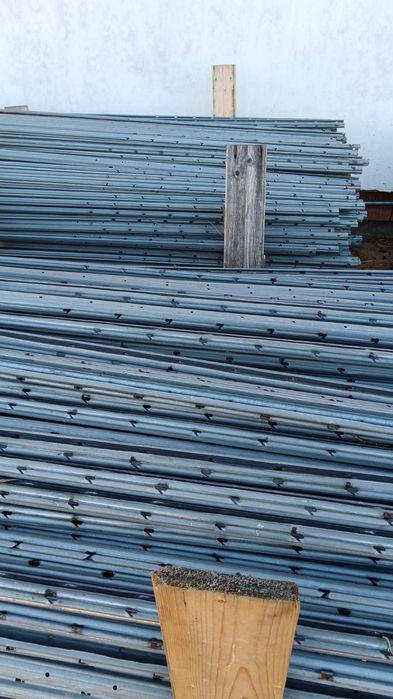 Stalpi metalici /Spalieri zincati 2 m