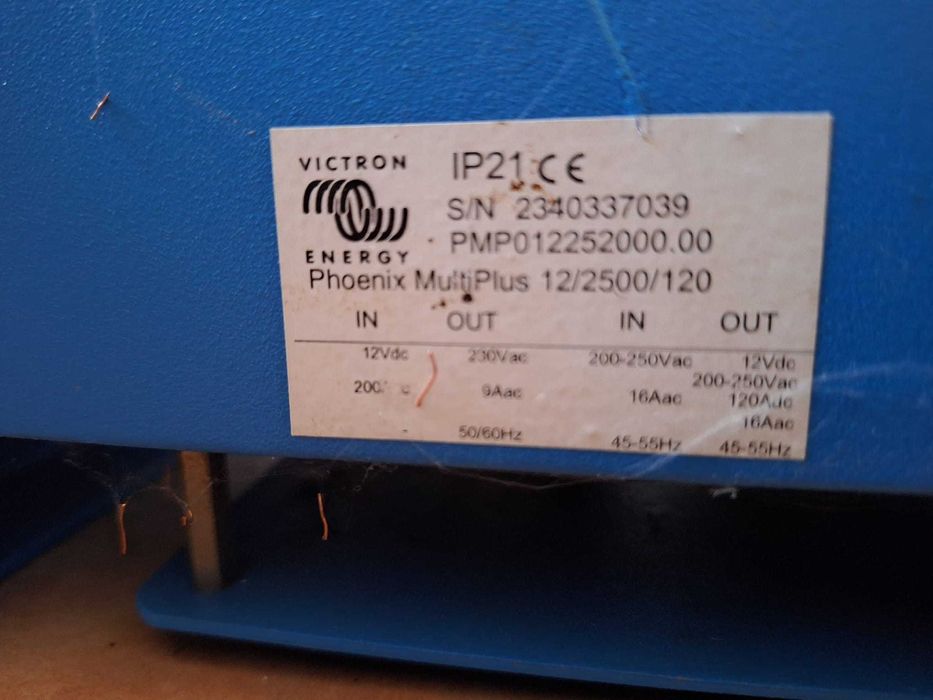Victron energy cu functie de incarcare 12V/2500W/120A