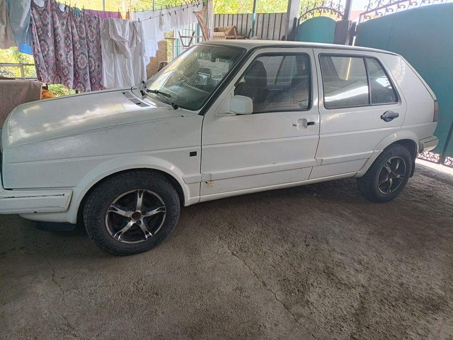Продам машину Фольксваген гольф 2