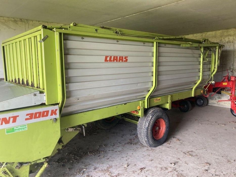 Самотоварещо ремарке за сено