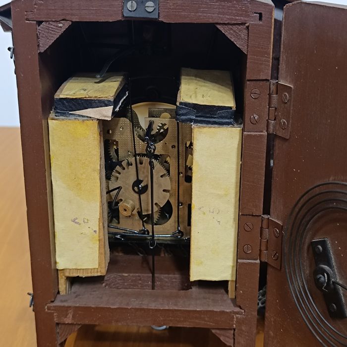 Стенен часовник МАЯК с махало и  кукувичка