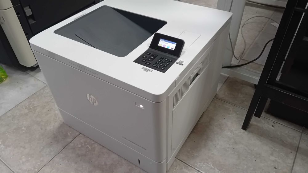 Нов! Цветен лазерен принтер HP Laser Jet Enterprise M552 с дуплекс и мрежа