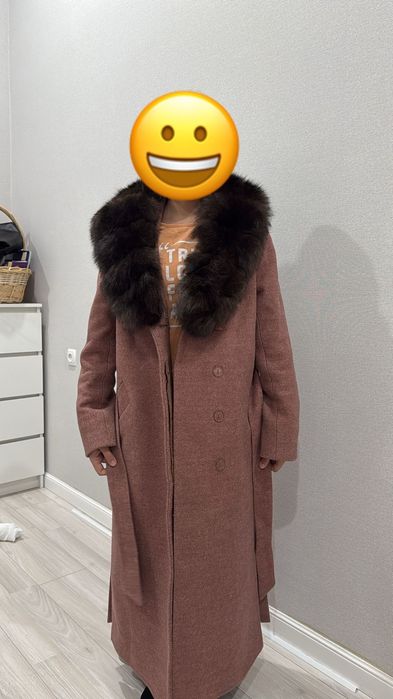 Пальто сатылады.