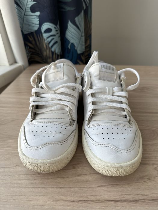 Белые кроссовки puma