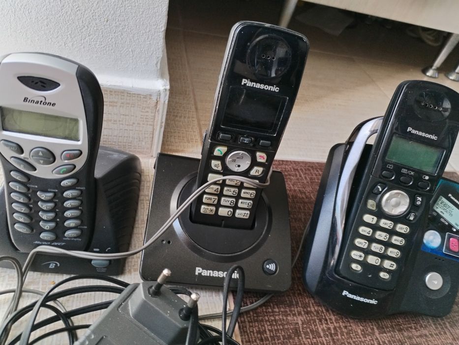Telefoane cu stativ vezi poze