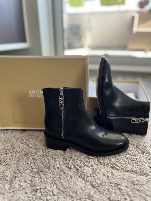 Оригинални чанти Michael Kors