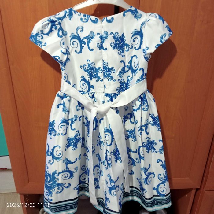 Продам  нарядные платья