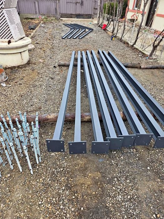 Vând 4ferme metalice la 10m și 8stalpi la 4m din ipe160