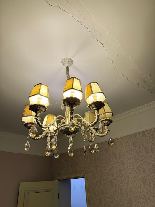 Продам люстры