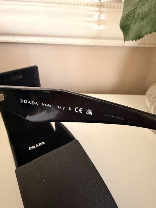 Дамски слънчеви очила Prada