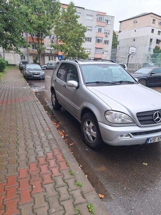 Mercedes ML 4x4 Motor 2,7stare foarte buna