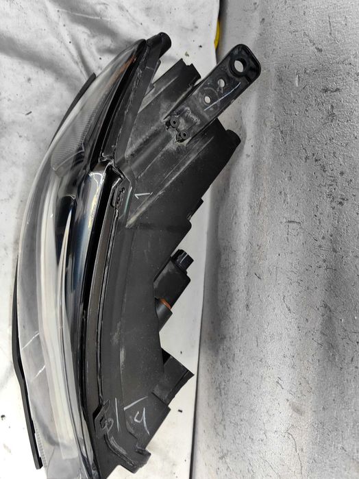 Оригинален фар Jeep Compass Xenon Led