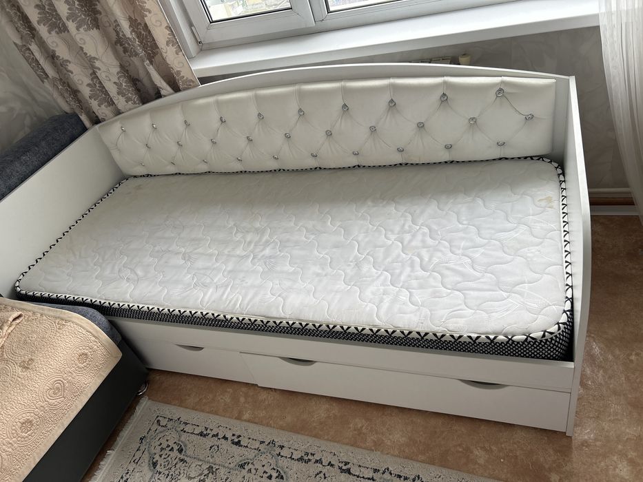 Продам кровать в детскую
