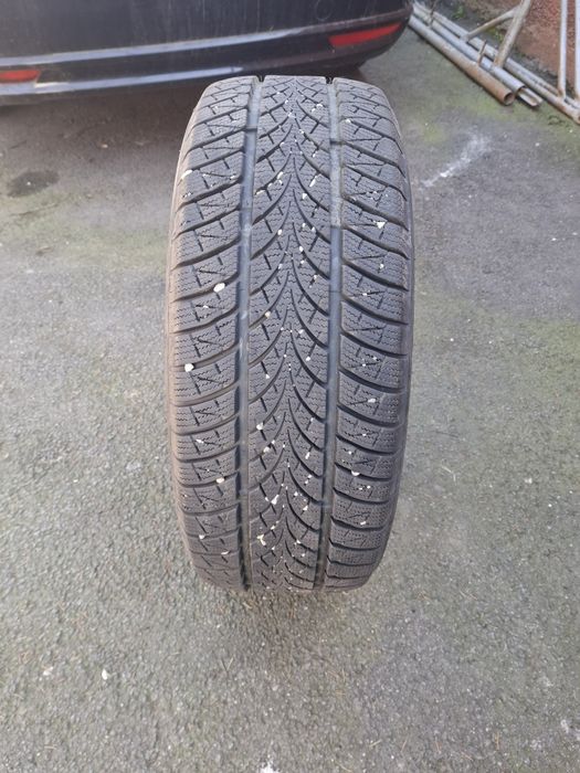 Vînd 4 anvelope de iarnă 205/55R16