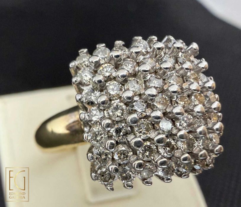 Inel din aur bicolor, decorat cu diamante