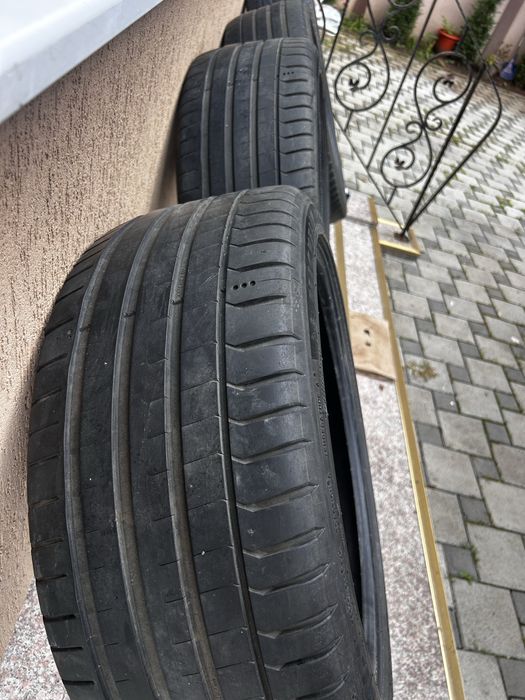 Set 4 anvelope VARĂ Michelin Pilot Sport 5 ZP (Run Flat), 235/40 R19 96Y XL, DOT 2022.
