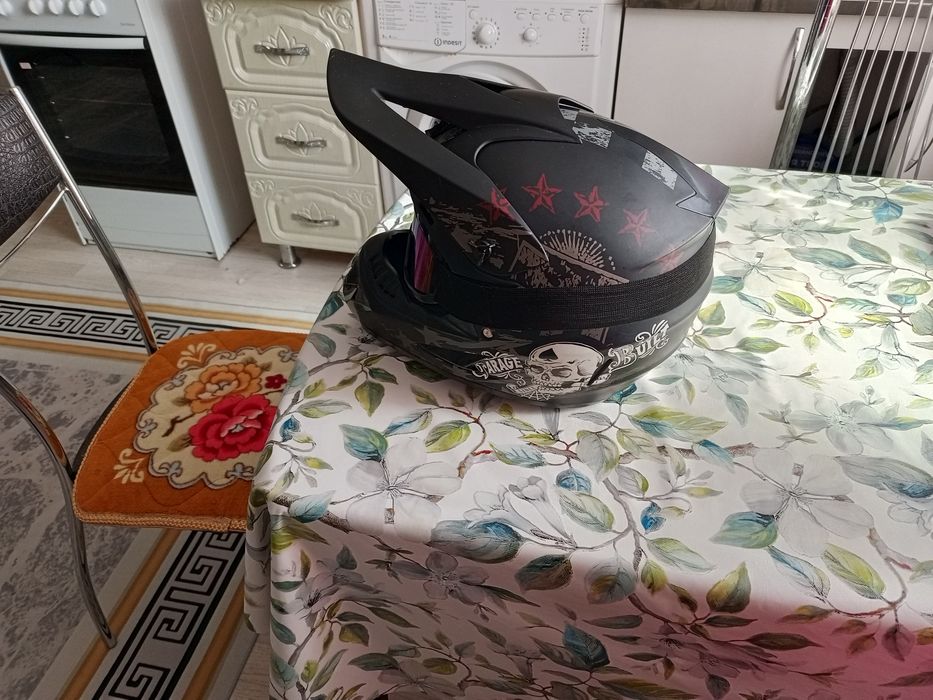 Продам шлем для мото для эндуро