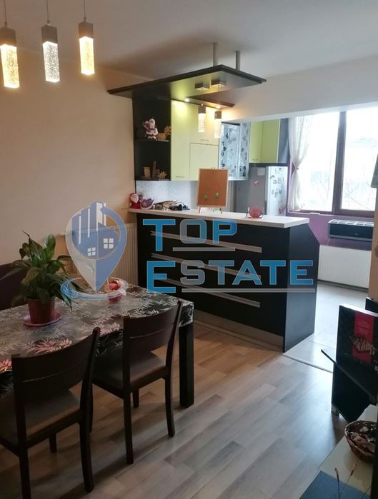 Тристаен, южен, обзаведен апартамент в центъра на град Велико Търново