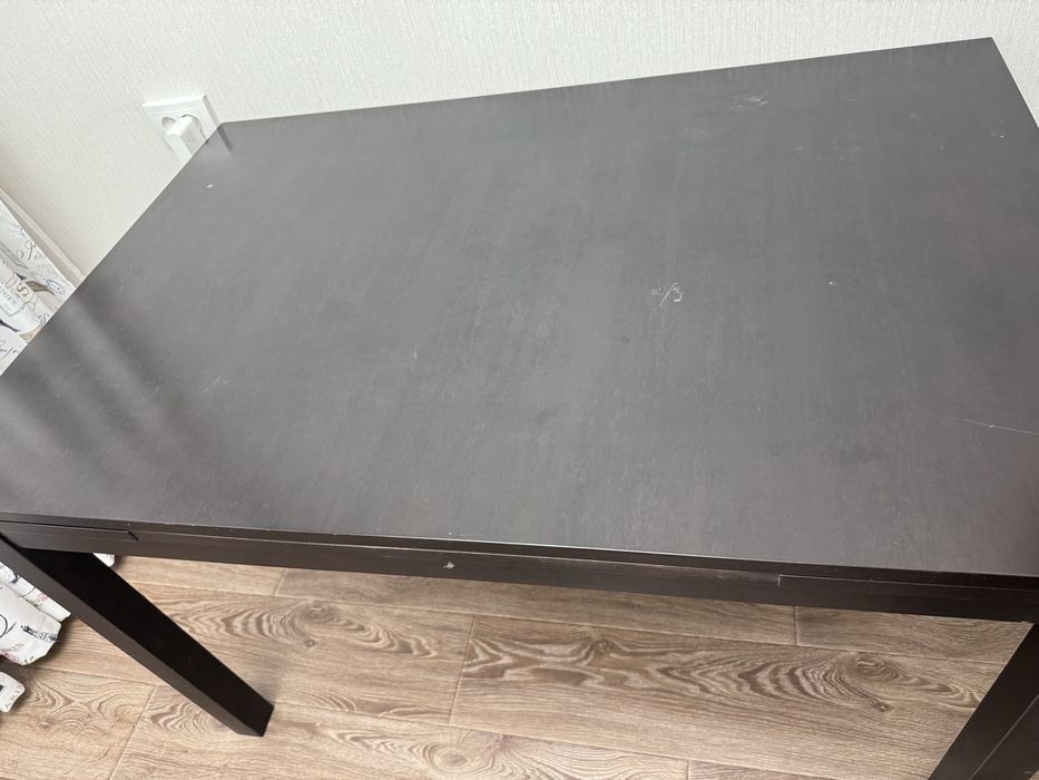 Стол обеденный