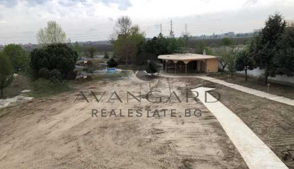 Продава се Къща в Пловдив, Коматево - 6000 кв.м за 116 €/кв.м - Снимка #4