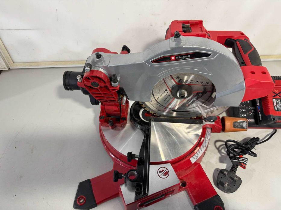 Циркуляр  пендула - Einhell 18V / 210mm