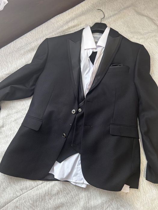 Мъжки костюм Vikonte size52