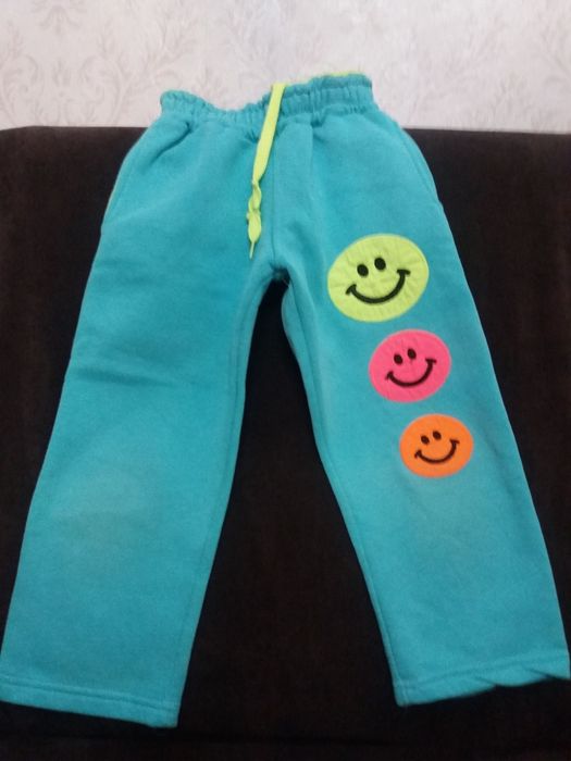 безрукавка  на 4-5 лет, штаны Турция!