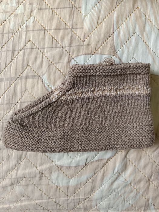 Мъжки и дамски плетени терлици.