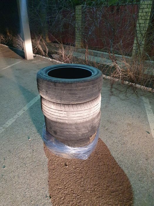 Продам шины 215/55/17