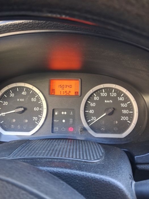 Vând Dacia Logan 1.4 MPI Laureate – Unic Proprietar – 150.340 km – Aer Condiționat