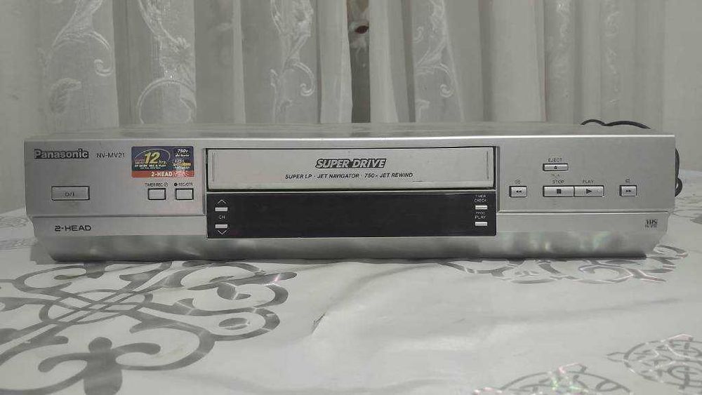 Видеомагнитофон Panasonic