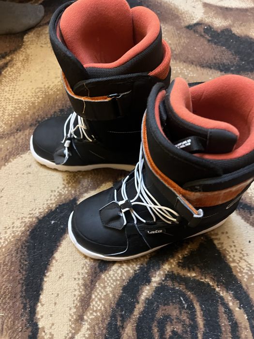 Продавам сноуборд обувки.