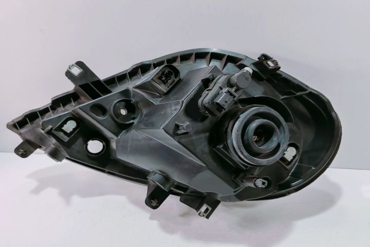 Far  Dreapta  8200701356 / 93859830 Nissan Primastar prima generatie