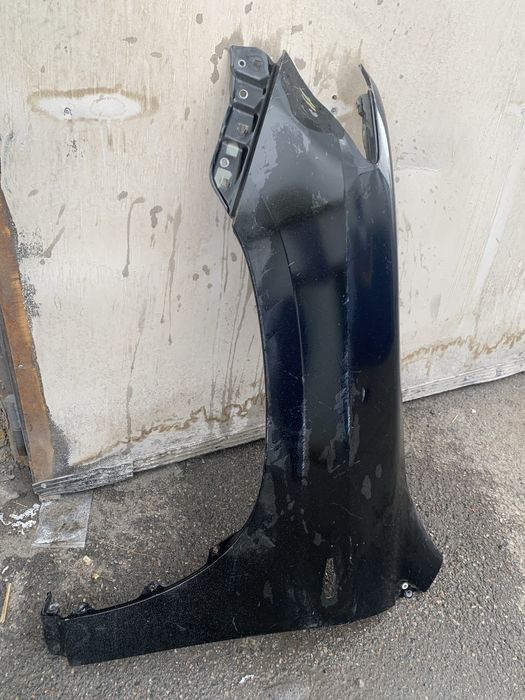 Крыло Lexys LX 570 переднее