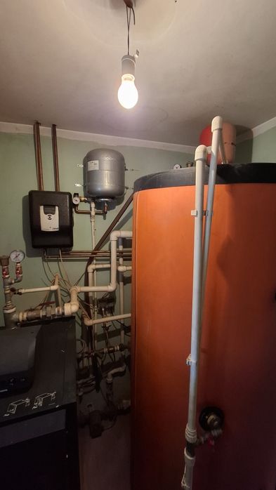 Vand casa complet utilata