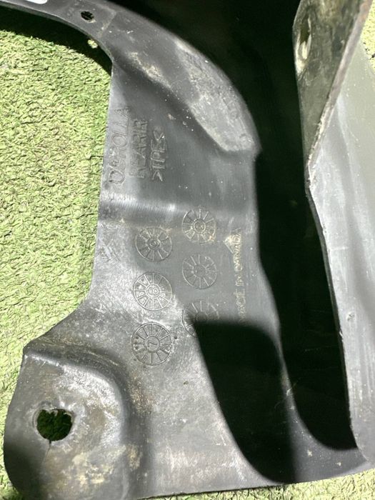 Бризгавик Toyota Carolla