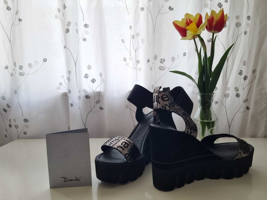 Черни сандали Bianki с платформа