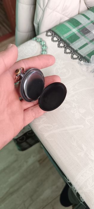 Продавам стар джобен часовник OMEGA