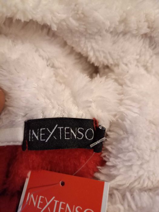 Продавам детски костюм.