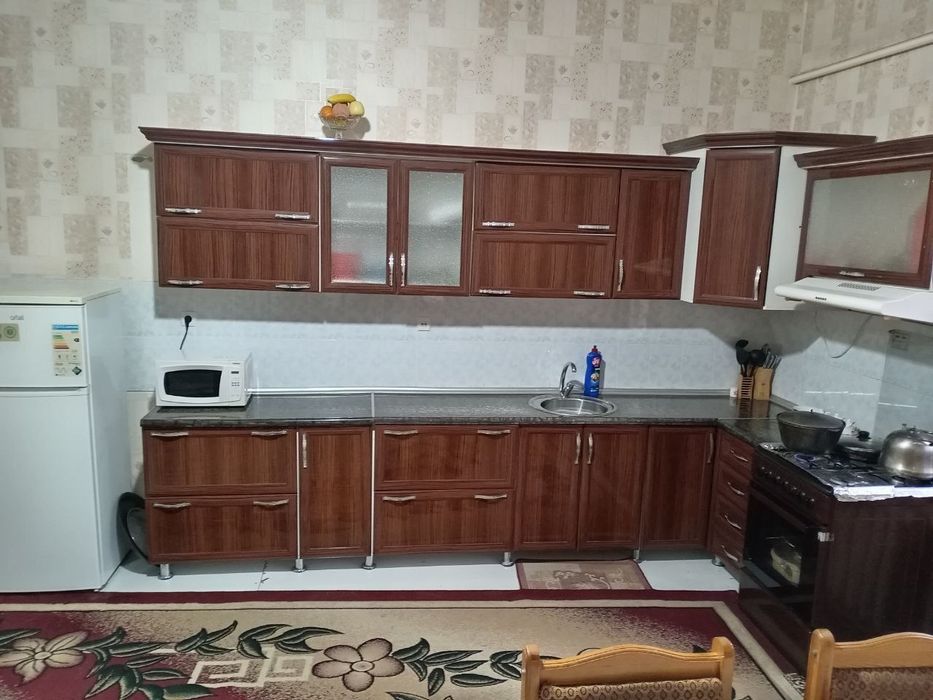 Участка ховли сотилади.