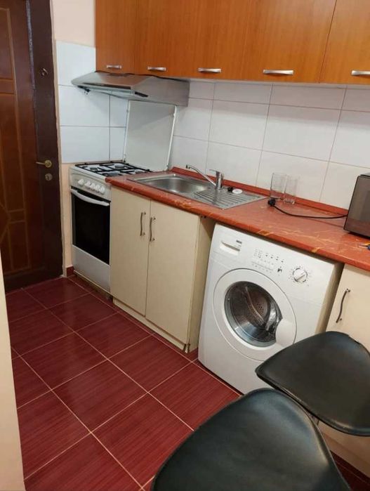 Închiriez garsonieră