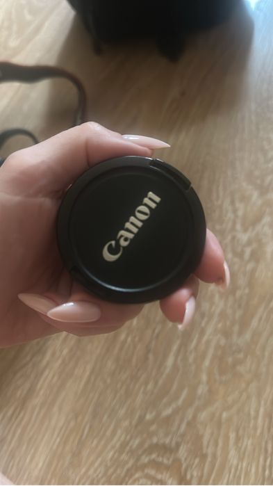 Продам canon 450d + дополнительный объектив