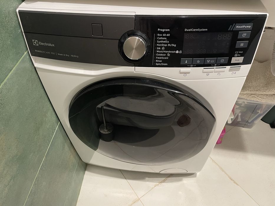 Electrolux PerfectCare 900 пералня със сушилня с термопомпа