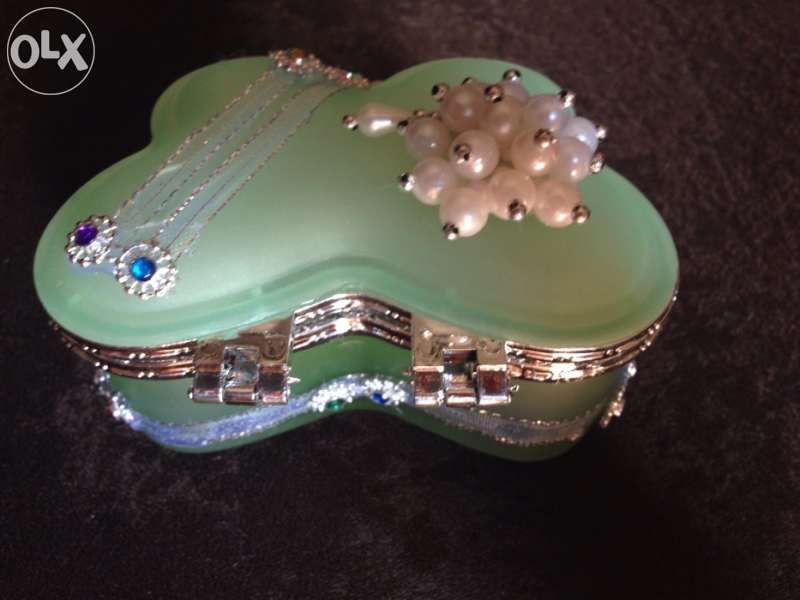 Обеци с русалка Ариел, Кутия за бижута, бижута