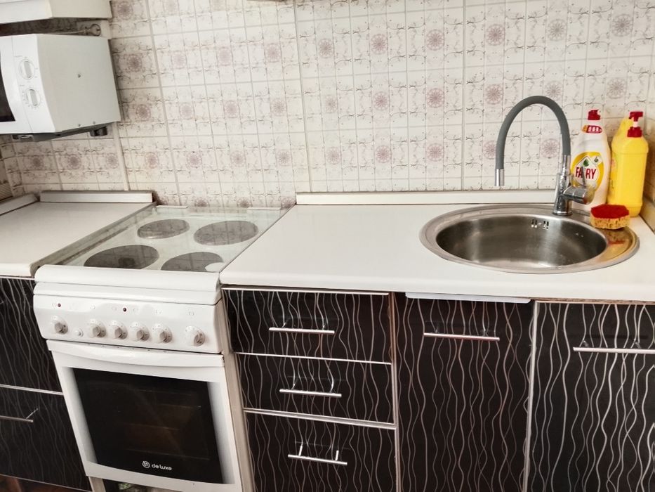Продам кухонный гарнитур на ножках