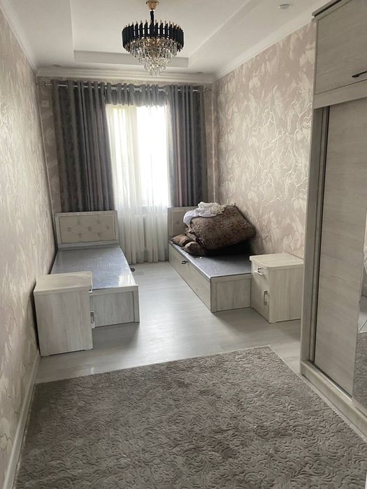 Чилонзор 2 хона 3 клинган. 4 чи этаж 500.у.е. +маклер