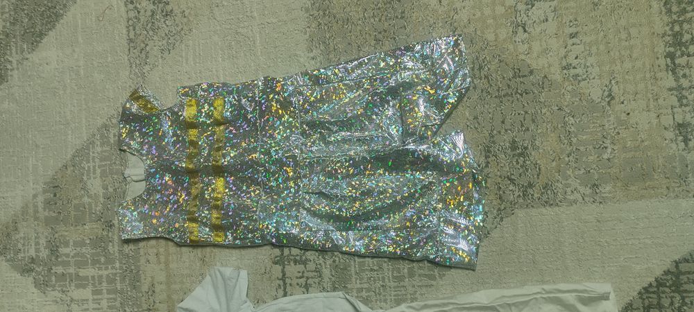 Продам костюмы для девочек